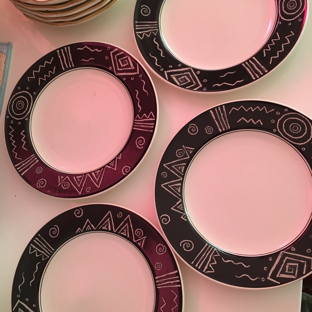 4 mikasa salad? Plates. No chips